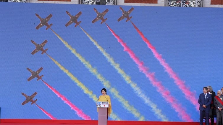 La Patrulla Águila 'aterriza' en la Real Casa de Correos por su 40 aniversario