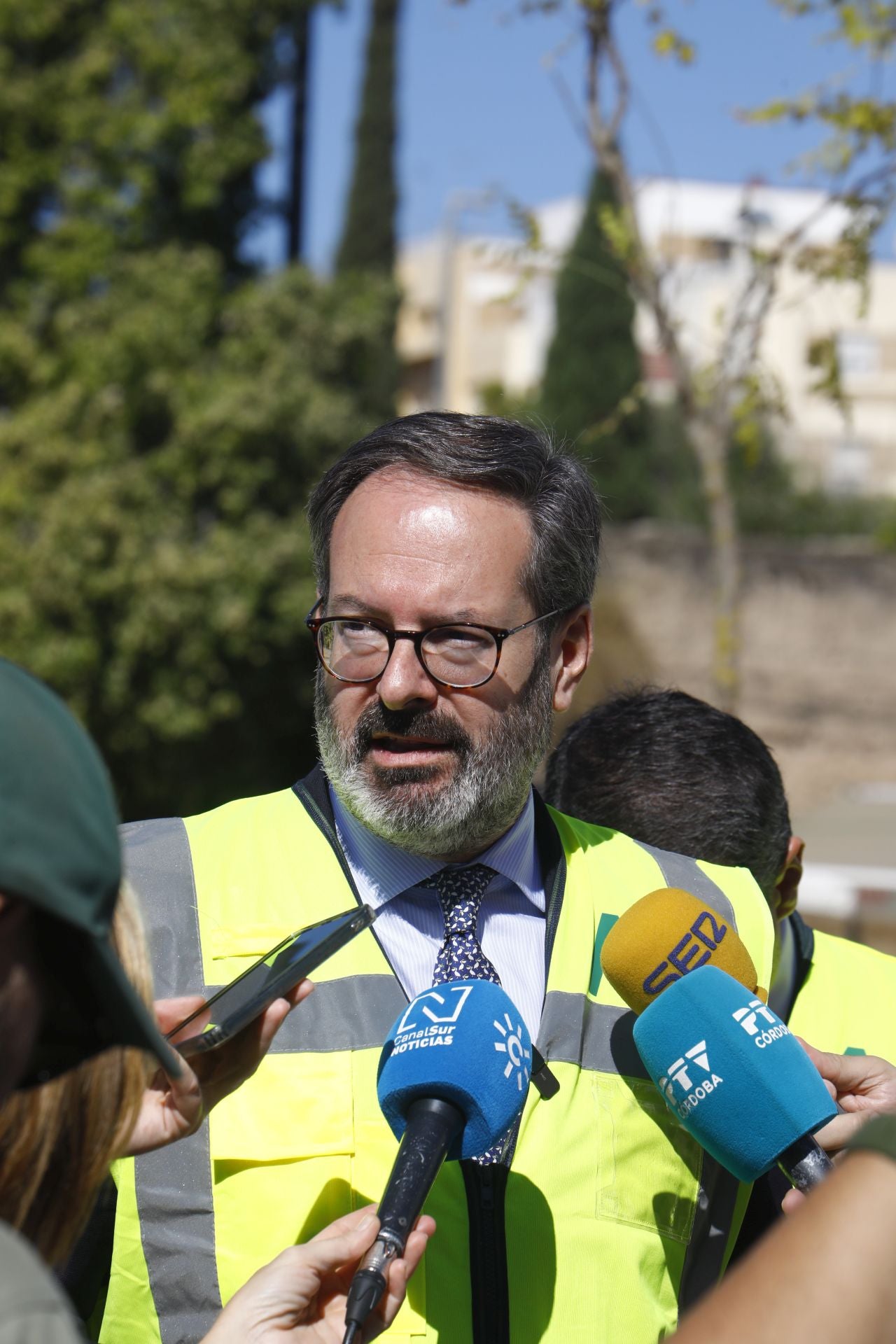 El nuevo aspecto de la Ronda del Marrubial con la calzada de cuatro carriles, en imágenes