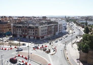 El nuevo aspecto de la Ronda del Marrubial con la calzada de cuatro carriles, en imágenes