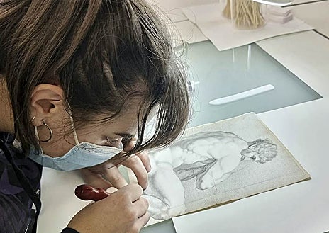 Imagen secundaria 1 - Cuidar del pasado también es profesión con futuro