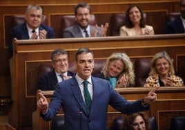 Sánchez se parapeta tras Ayuso y acusa a Feijóo de «difamar a personas honestas» como Cerdán