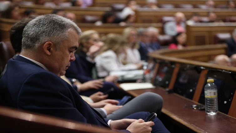 Sánchez y el Gobierno arropan a Cerdán: «Es fundamental»