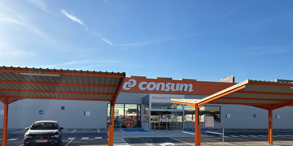 Consum abre un nuevo supermercado junto a un centro comercial de Valencia