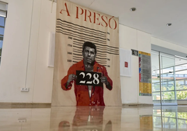 La Generalitat pide retirar el grafiti contra Mazón expuesto en la Universitat Politècnica de Valencia