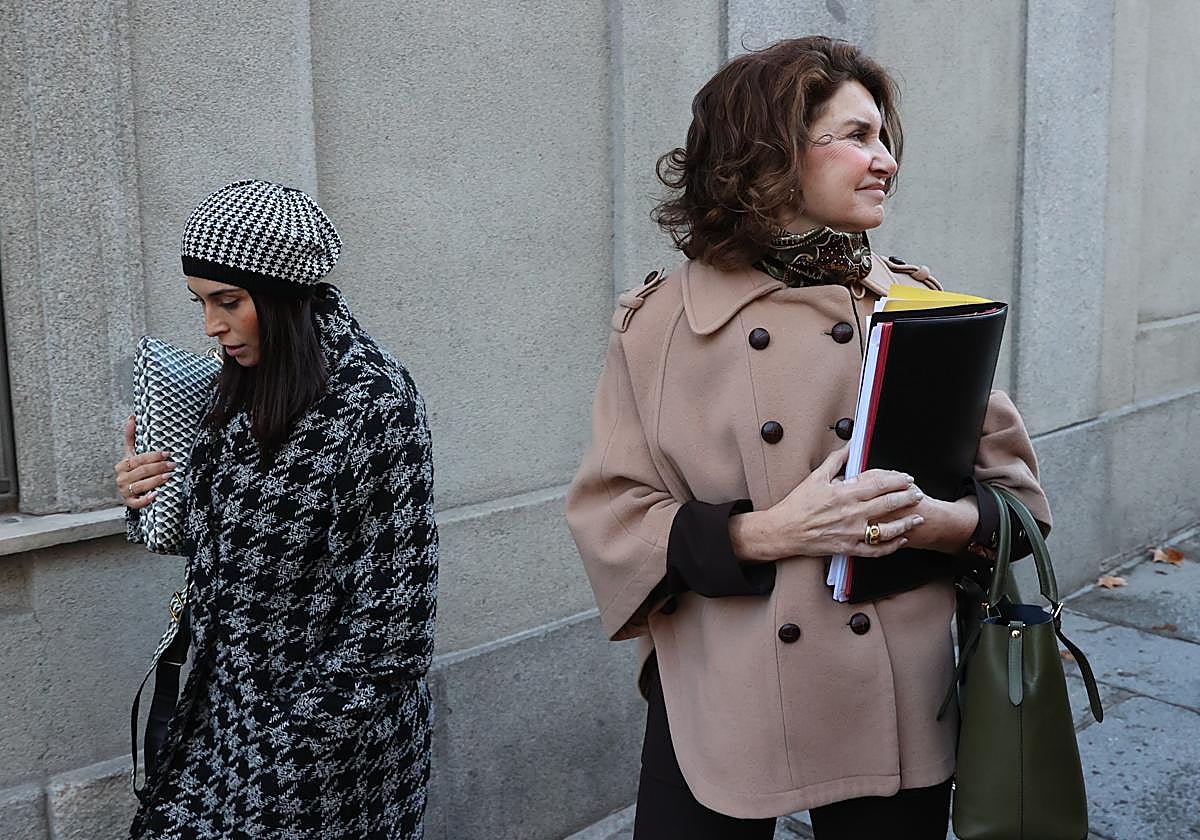 La jefa de la Fiscalía Provincial de Madrid, Pilar Rodríguez, junto a la abogada del Estado Zaida Fernández