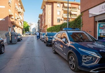 Calle de Linares donde fue localizado el coche con el bebé de 20 meses