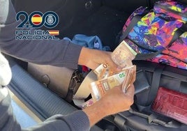 El método de unos ladrones para robar el PIN a ancianos en centros comerciales sin levantar sospechas