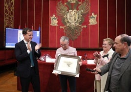 Homenaje al guía Luis Alba en el número 8 de la Revista Archivo Secreto