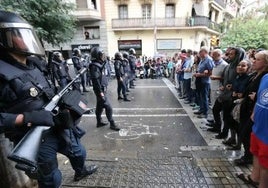 Òmnium, la ANC e Irídia recurren ante el Supremo la amnistía a los 46 policías del 1-O