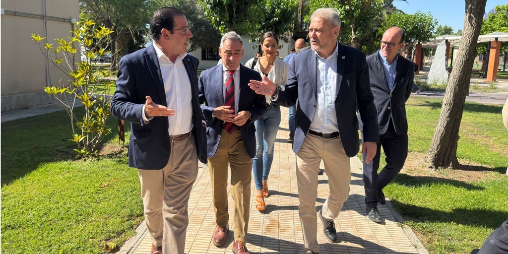 Protestan contra el Gobierno por las nuevas reglas del Tajo-Segura que amenazan el futuro de los regantes