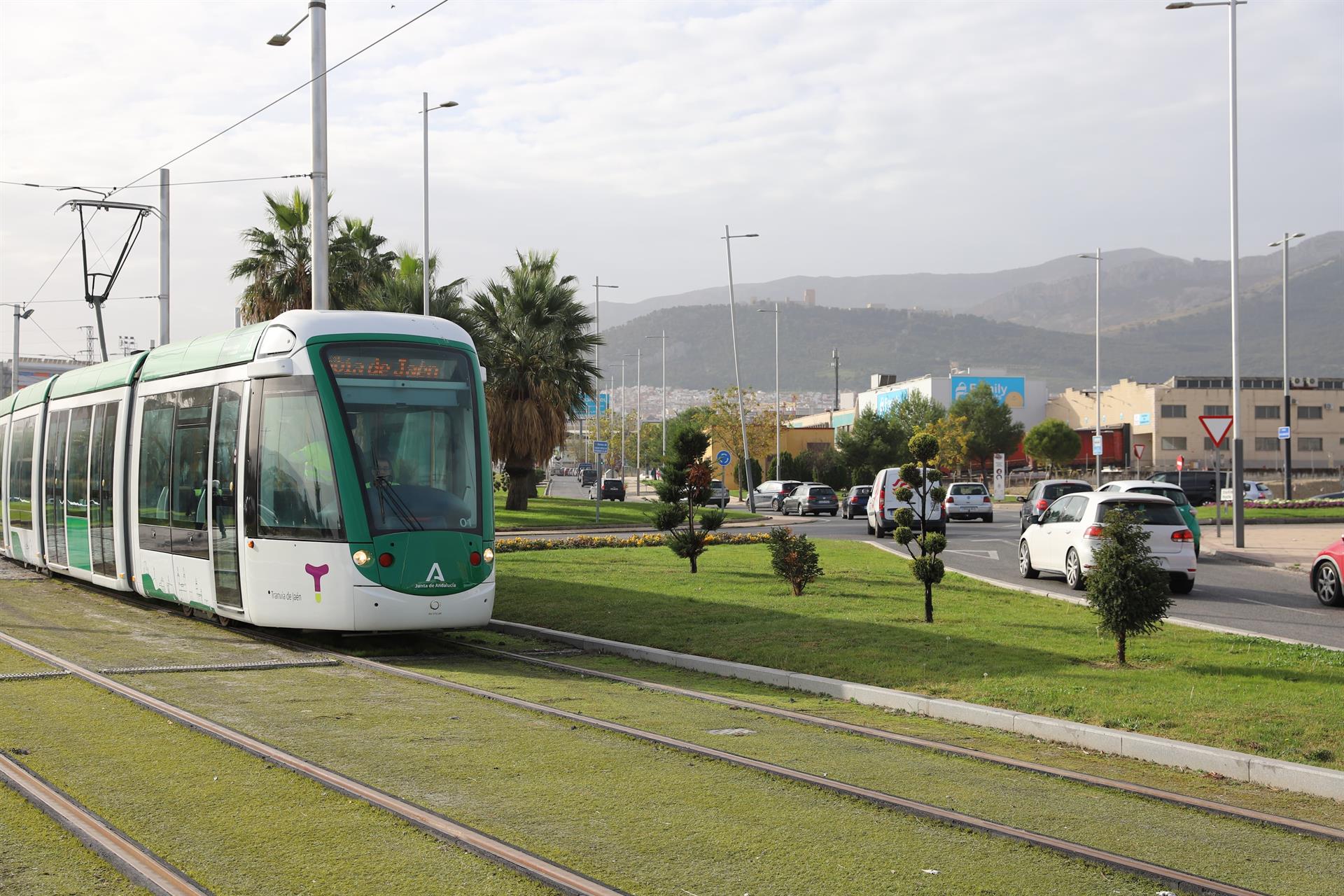 El tranvía de jaén realiza un recorrido completo en pruebas tras 14 años «parado»