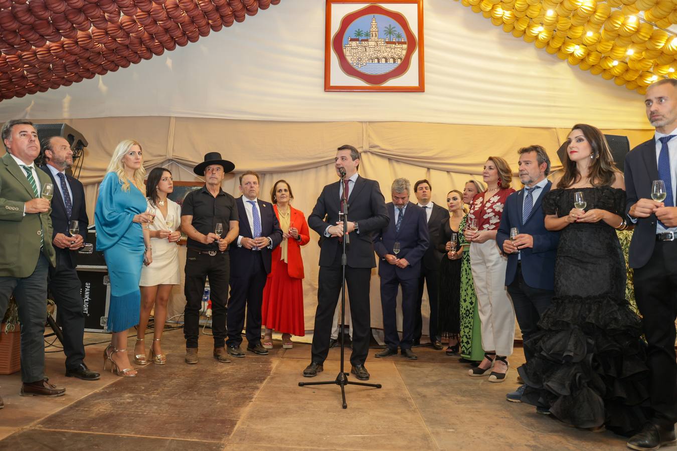 El espectacular ambiente en la primera noche de la Feria de Córdoba 2025, en imágenes