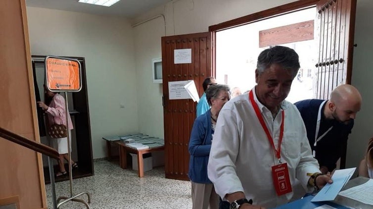 El hijo del alcalde socialista de Hinojosa del Duque Matías González se enfrenta a un año y medio de cárcel acusado de compra de votos en 2023
