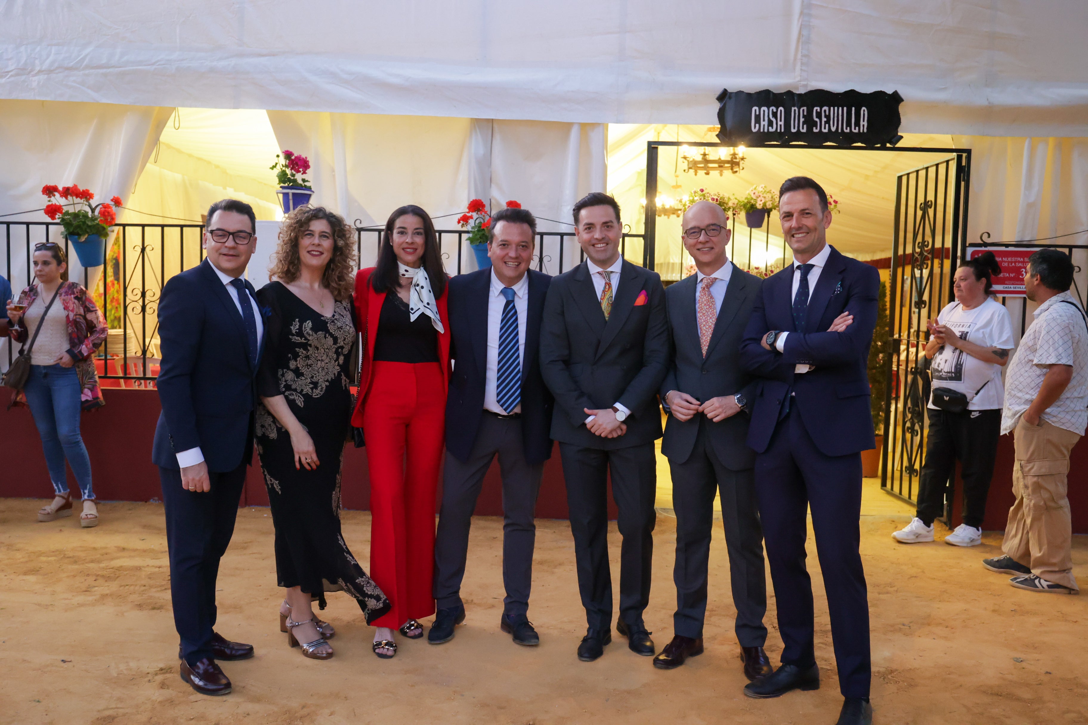 El espectacular ambiente en la primera noche de la Feria de Córdoba 2025, en imágenes