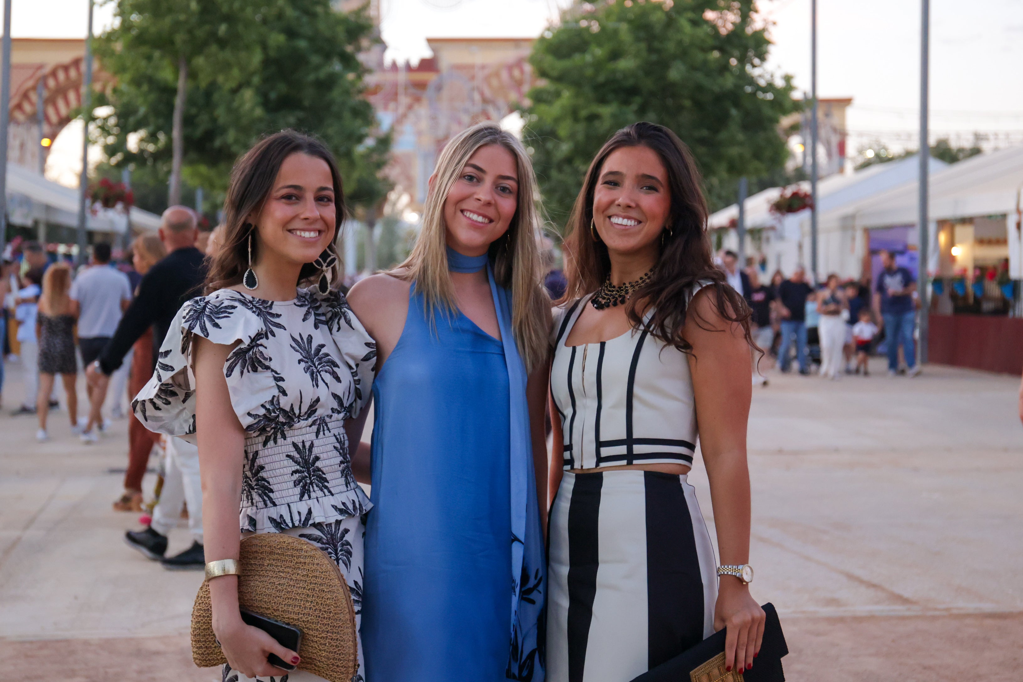 El espectacular ambiente en la primera noche de la Feria de Córdoba 2025, en imágenes