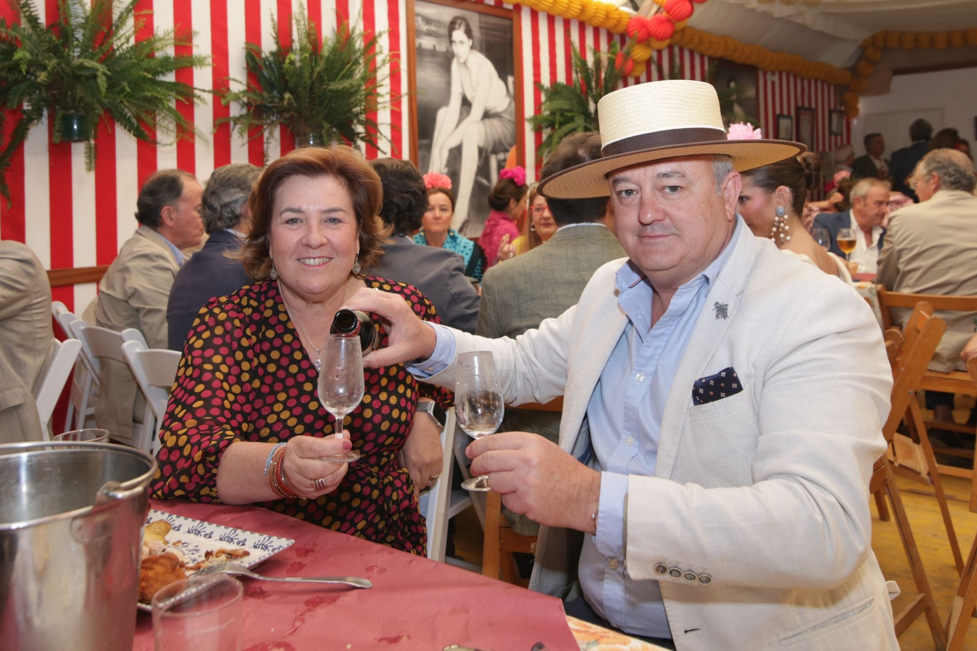 El ambiente en las casetas del sábado de Feria en Córdoba, en imágenes