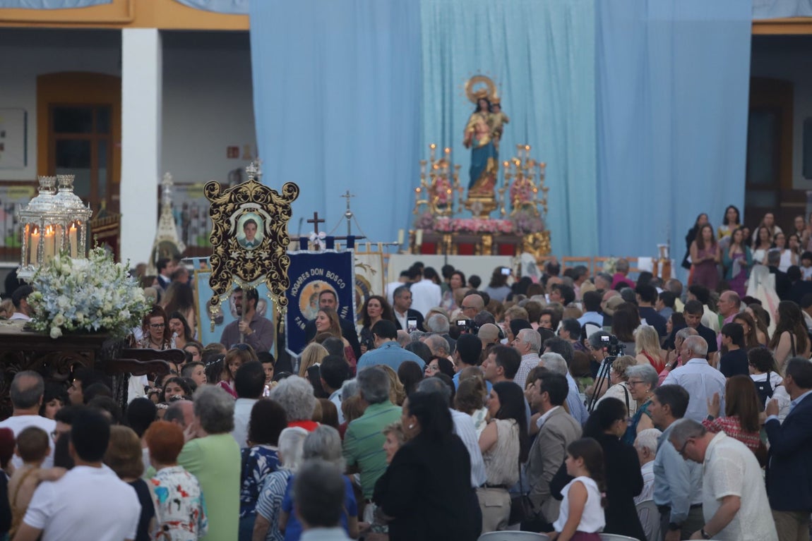 La procesión y la misa de María Auxiliadora de Córdoba, en imágenes