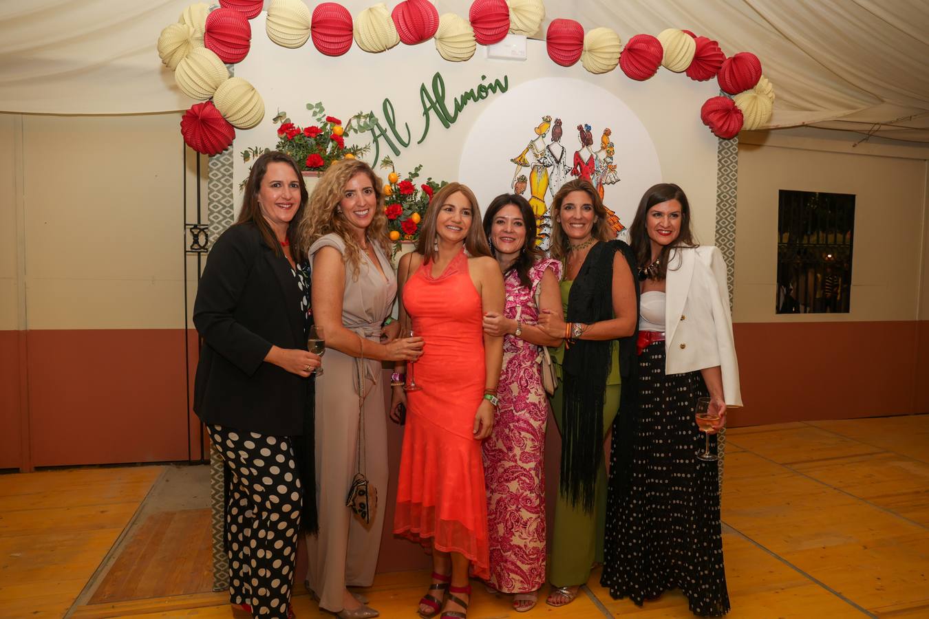 El espectacular ambiente en la primera noche de la Feria de Córdoba 2025, en imágenes