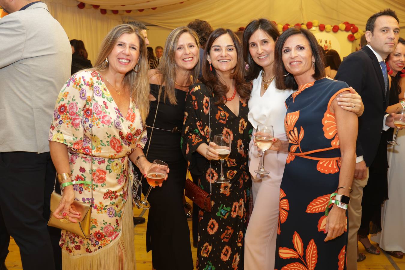 El espectacular ambiente en la primera noche de la Feria de Córdoba 2025, en imágenes