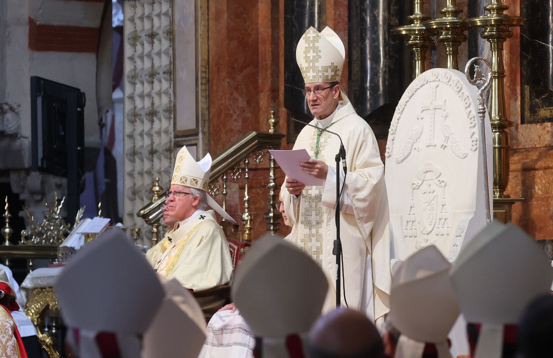 La toma de posesión de Jesús Fernández como nuevo obispo de Córdoba, en imágenes