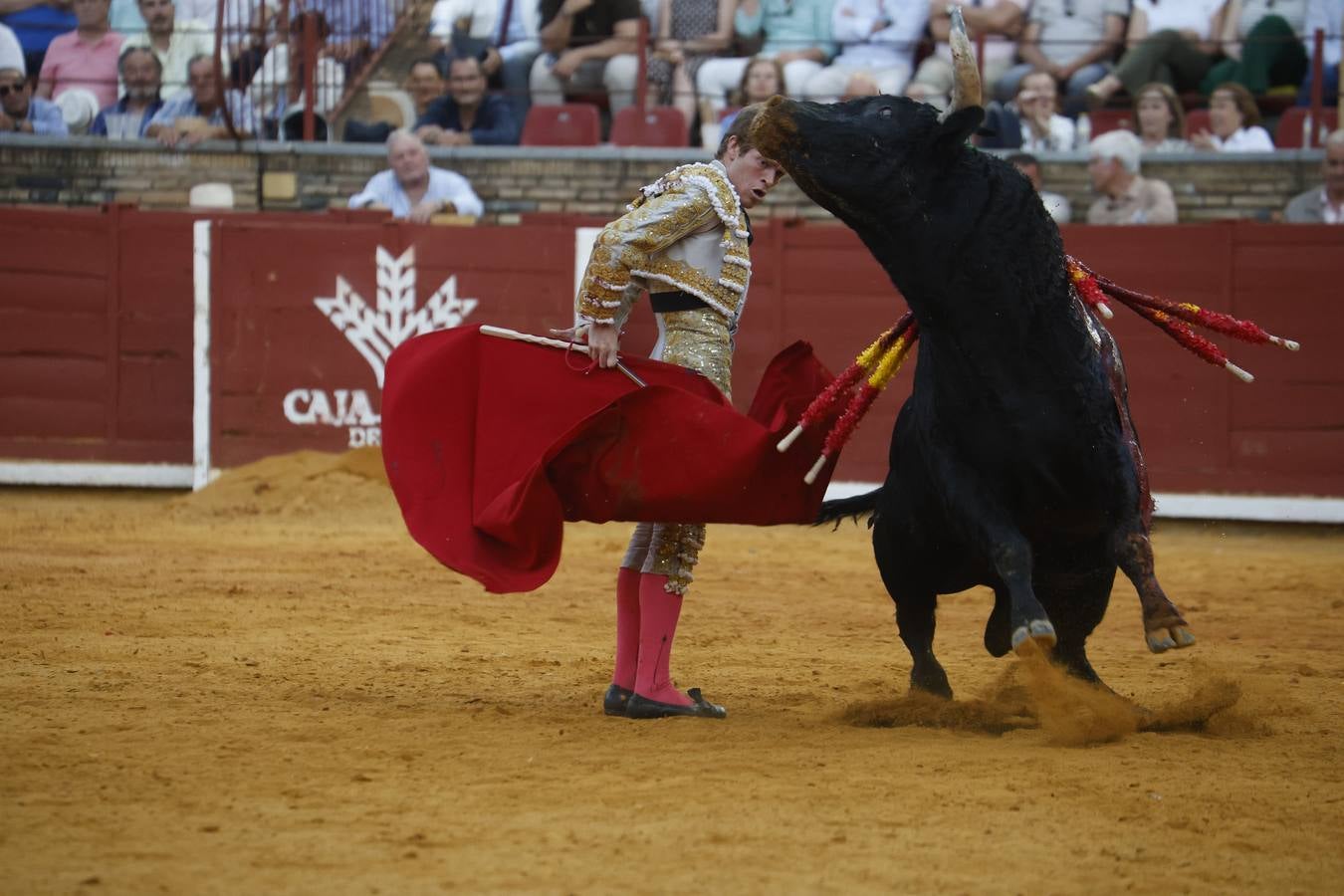 La corrida de Perera, De Justo y Jiménez en Córdoba, en imágenes