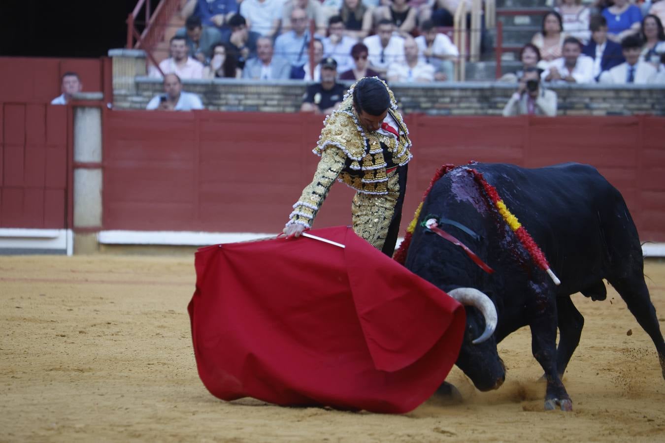 La corrida de Perera, De Justo y Jiménez en Córdoba, en imágenes