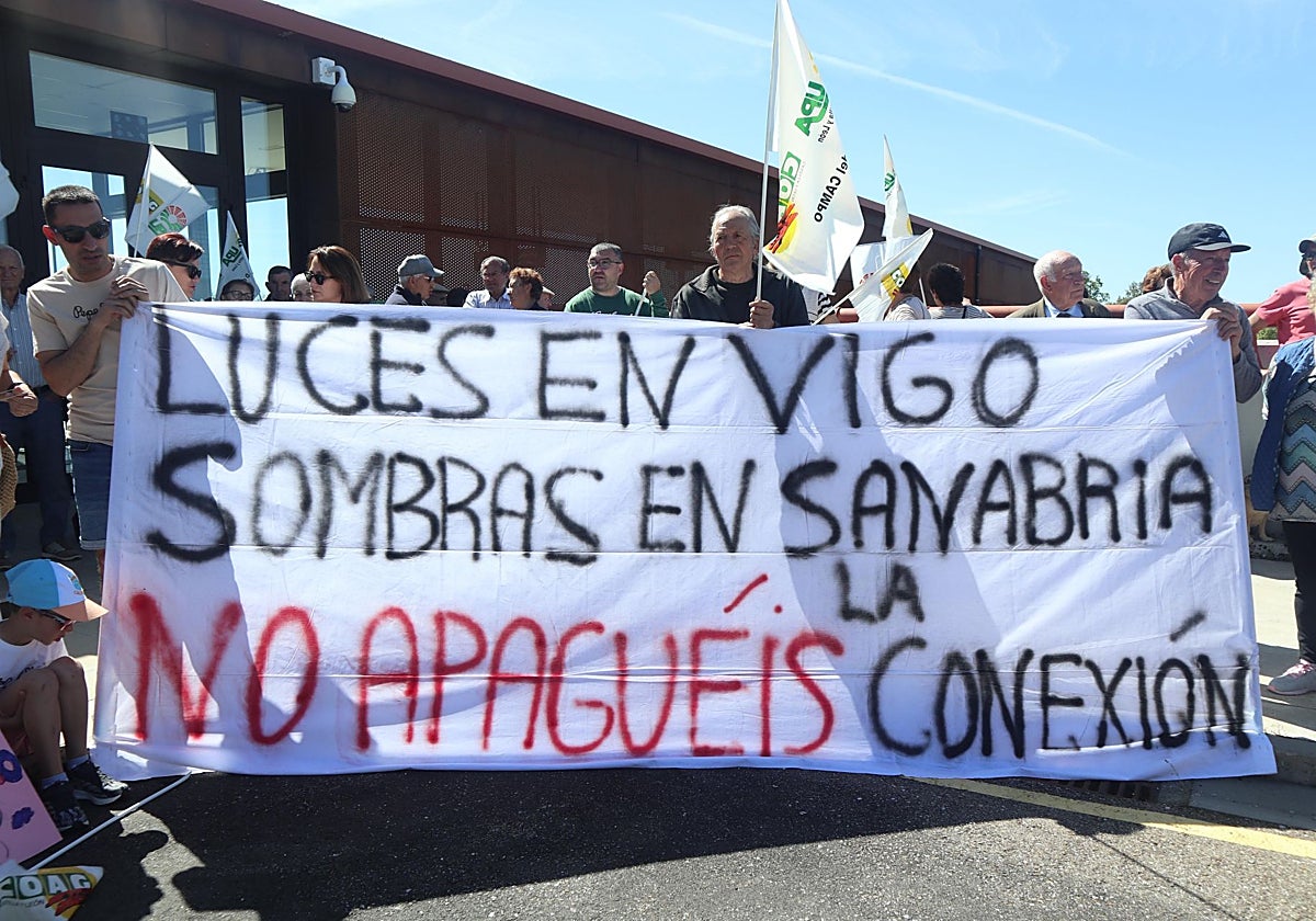 Manifestación en la Estación de Otero de Sanabria
