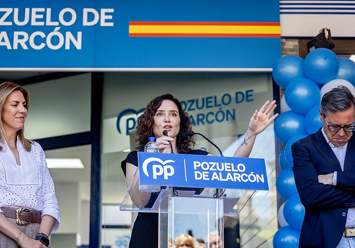 Díaz Ayuso, en un acto de partido con el secretario general del PP-Madrid y la alcalesa de Pozuelo