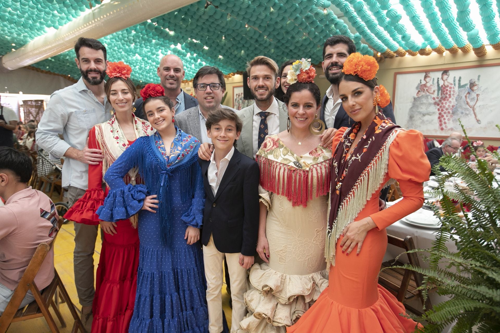 La alegría en las casetas del Domingo de la Feria de Córdoba, en imágenes