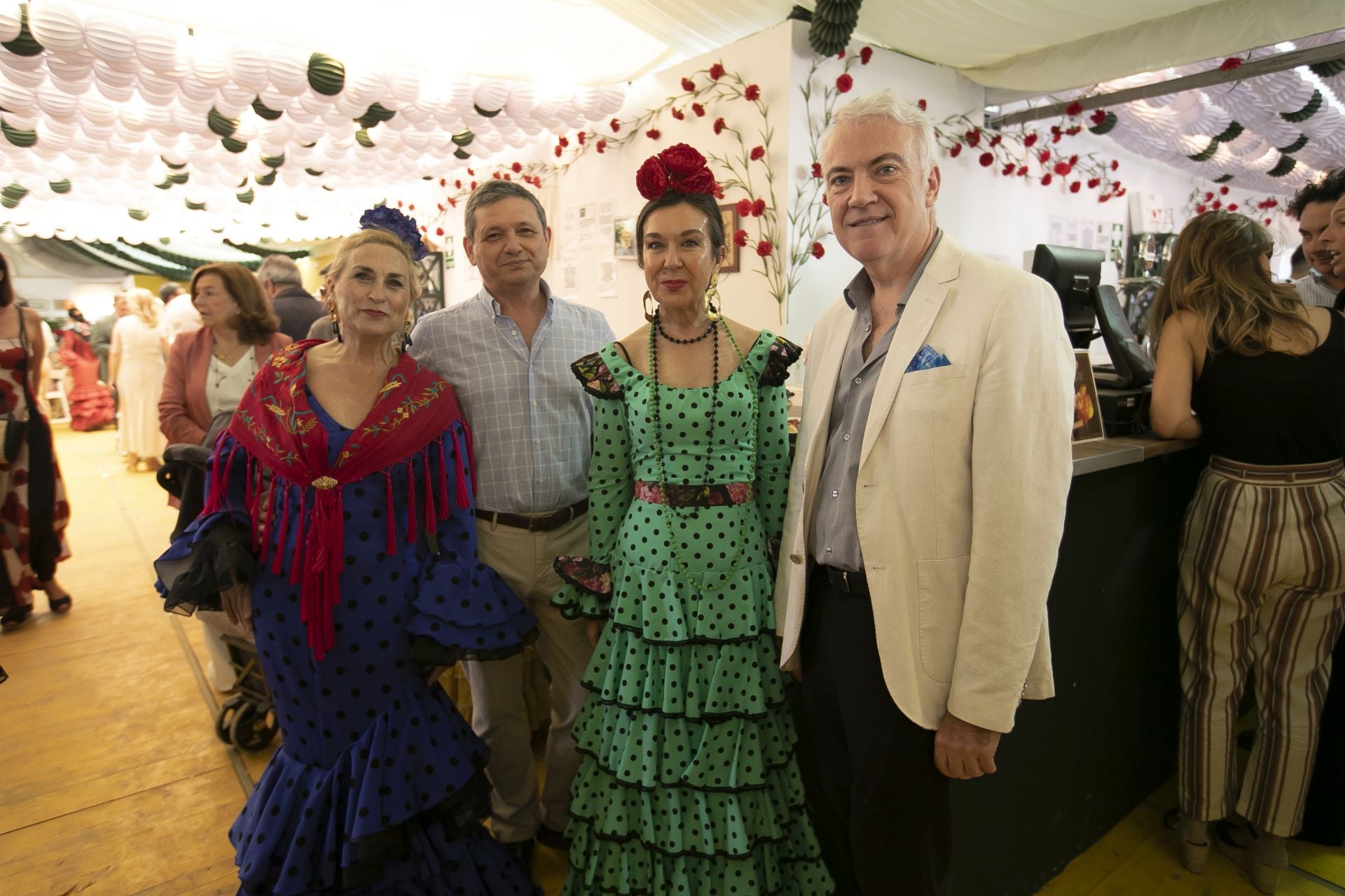 La alegría en las casetas del Domingo de la Feria de Córdoba, en imágenes