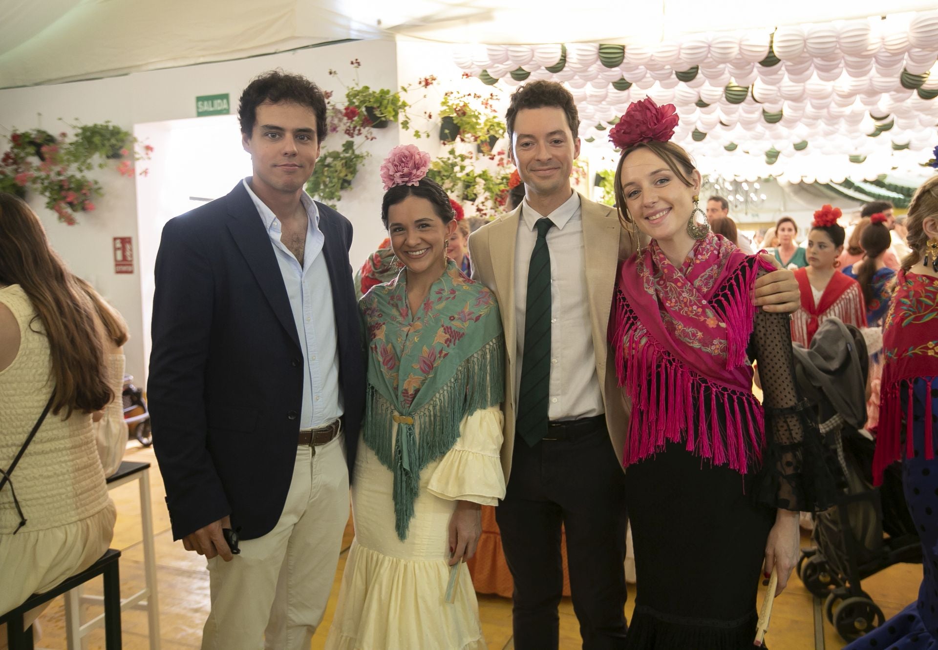 La alegría en las casetas del Domingo de la Feria de Córdoba, en imágenes