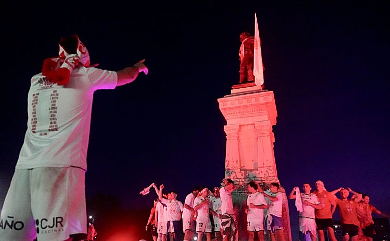 León se echa a la calle para celebrar el ascenso de la Cultural a ...