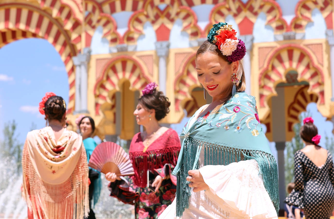 Ambiente de gala en el domingo de Feria de Córdoba, en imágenes