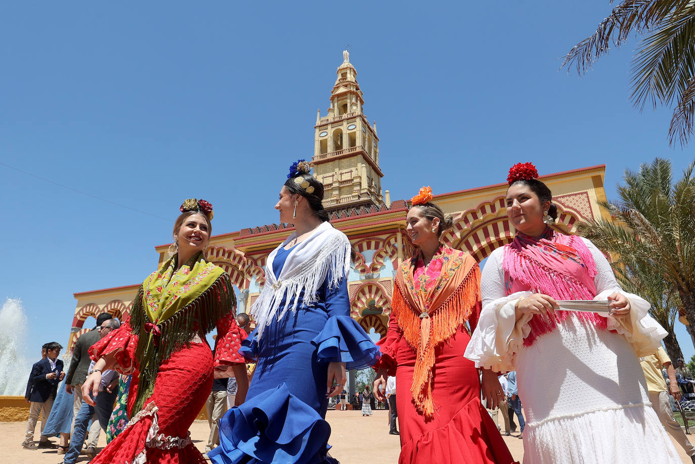 Ambiente de gala en el domingo de Feria de Córdoba, en imágenes