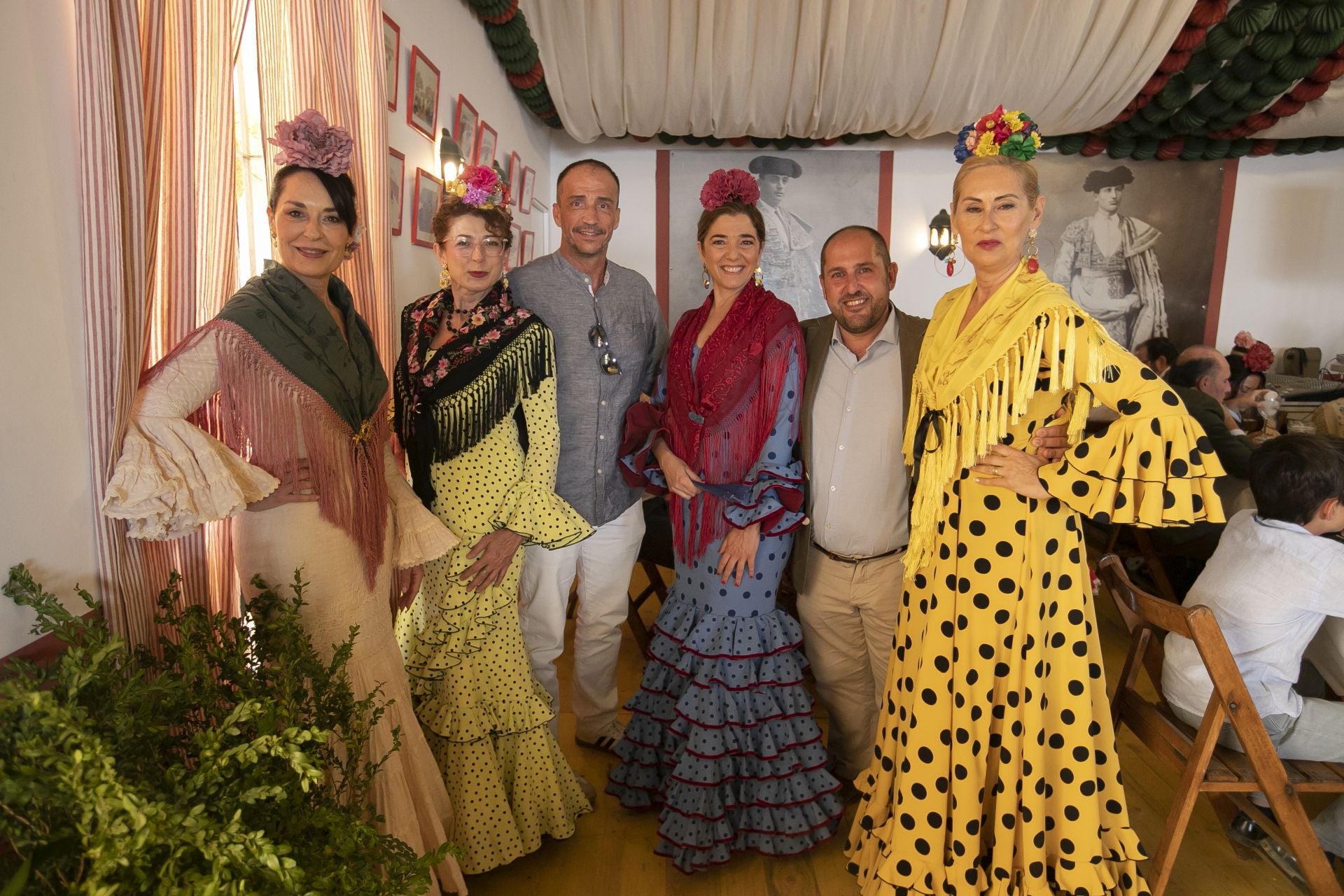 Las casetas bullen el domingo de la Feria de Córdoba, en imágenes