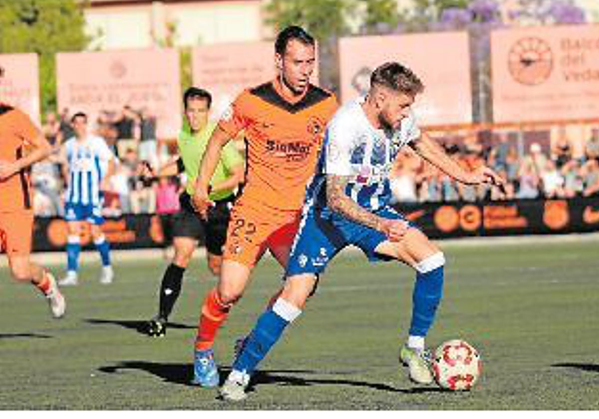 Un momento del polémico partido del Talavera en Torrent