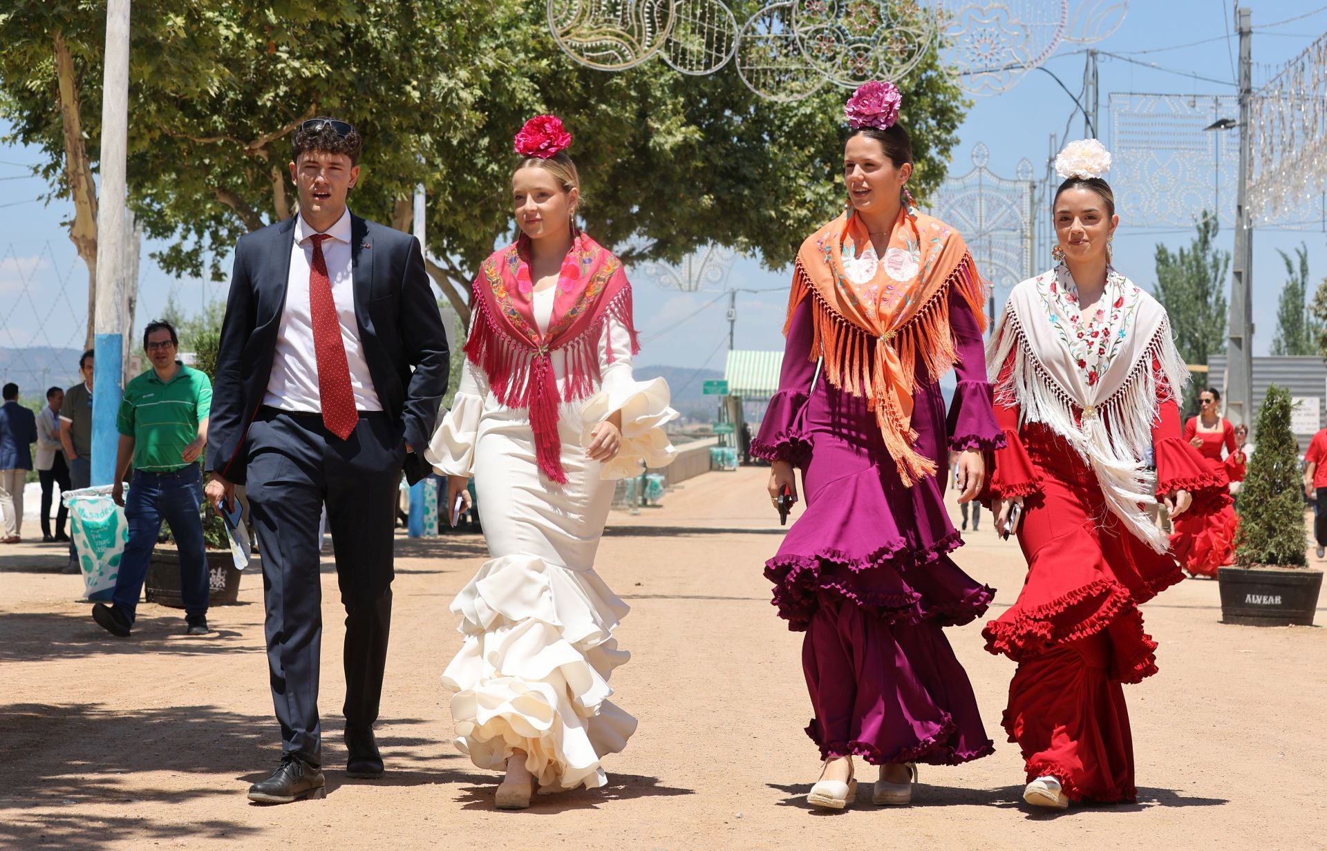 El ambiente del Lunes de Feria de Córdoba, en imágenes