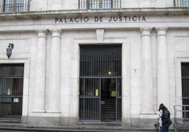 Fiscalía pide 12 años para un joven por violar a una mujer en un portal