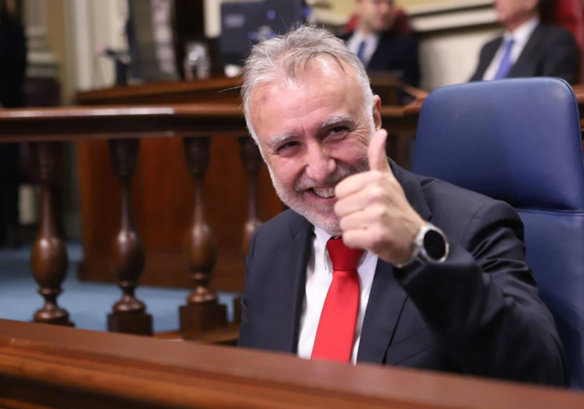 Ángel Víctor Torres durante el debate de la nacionalidad canaria en una foto de archivo