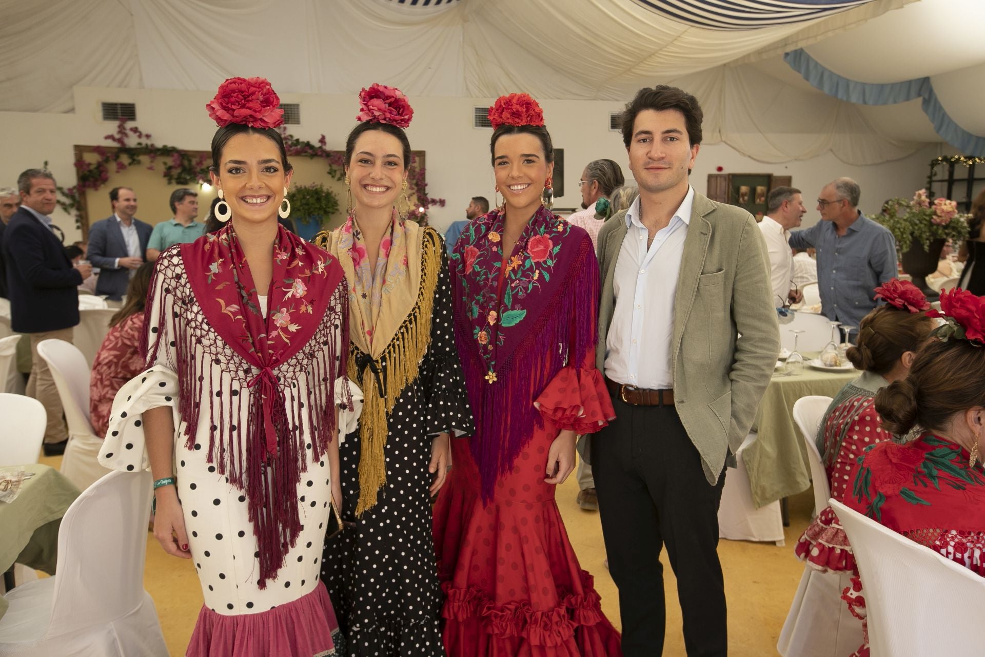 Las casetas brillan el lunes de la Feria de Córdoba, en imágenes