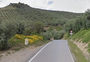 Fallecen dos personas y una tercera está herida grave tras sufrir su coche una caída en Iznájar