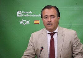 Vox rechaza el aumento de diputados en Castilla-La Mancha y lo tilda de «pacto de la vergüenza» entre PSOE y PP