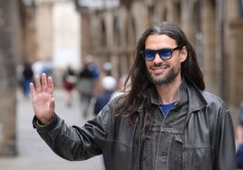 Oliver Laxe propone «reconectar con el presente» y atraer a los jóvenes al cine con 'Sirat'