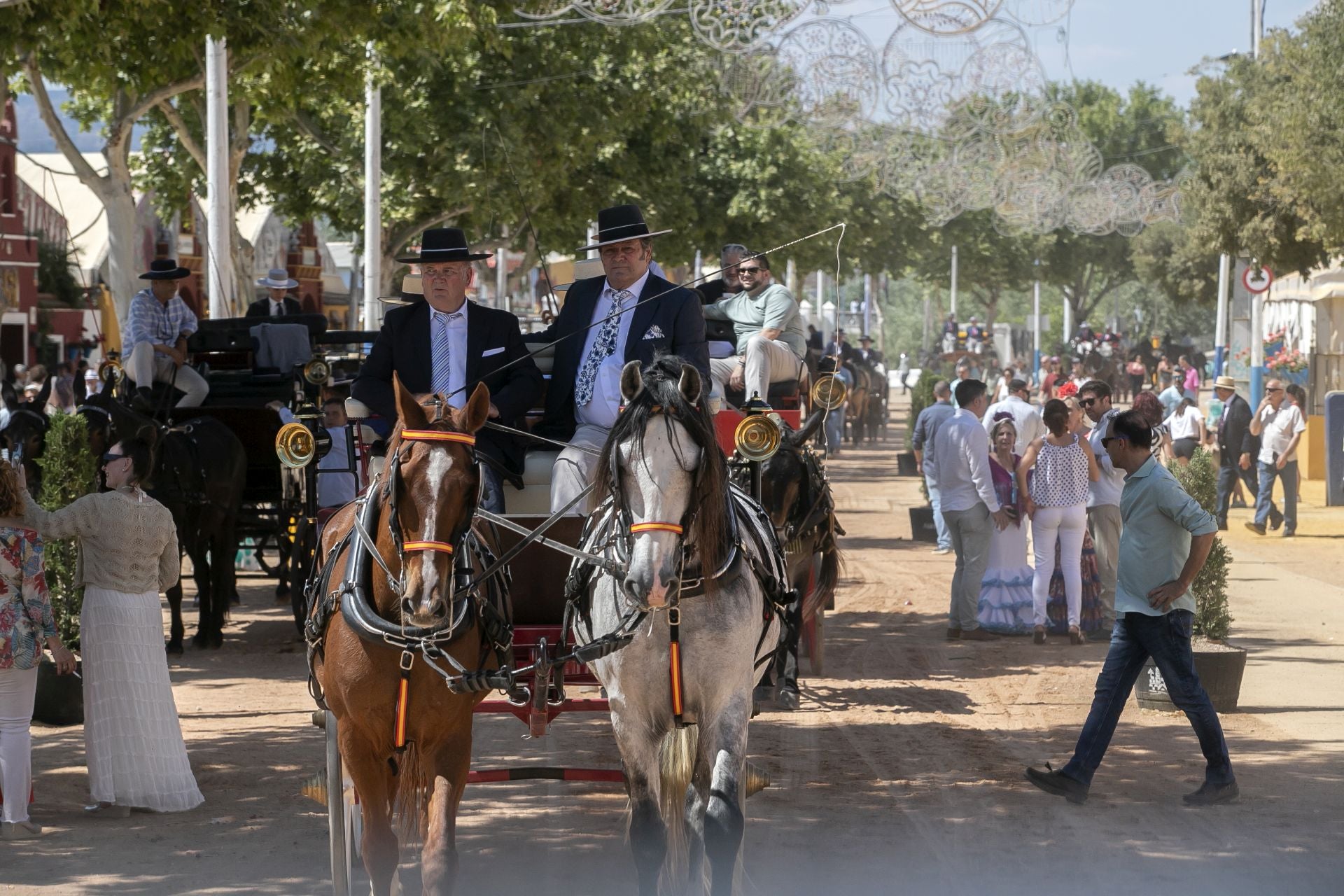 El lucido ambiente el martes de Feria de Córdoba, en imágenes