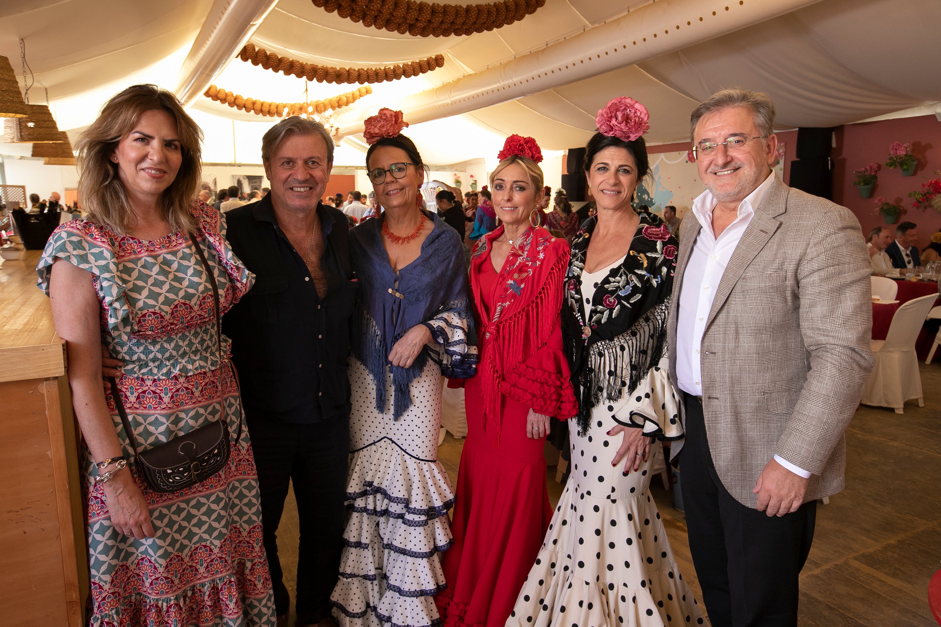 Las mejores imágenes del ambiente en las casetas el martes de Feria en Córdoba