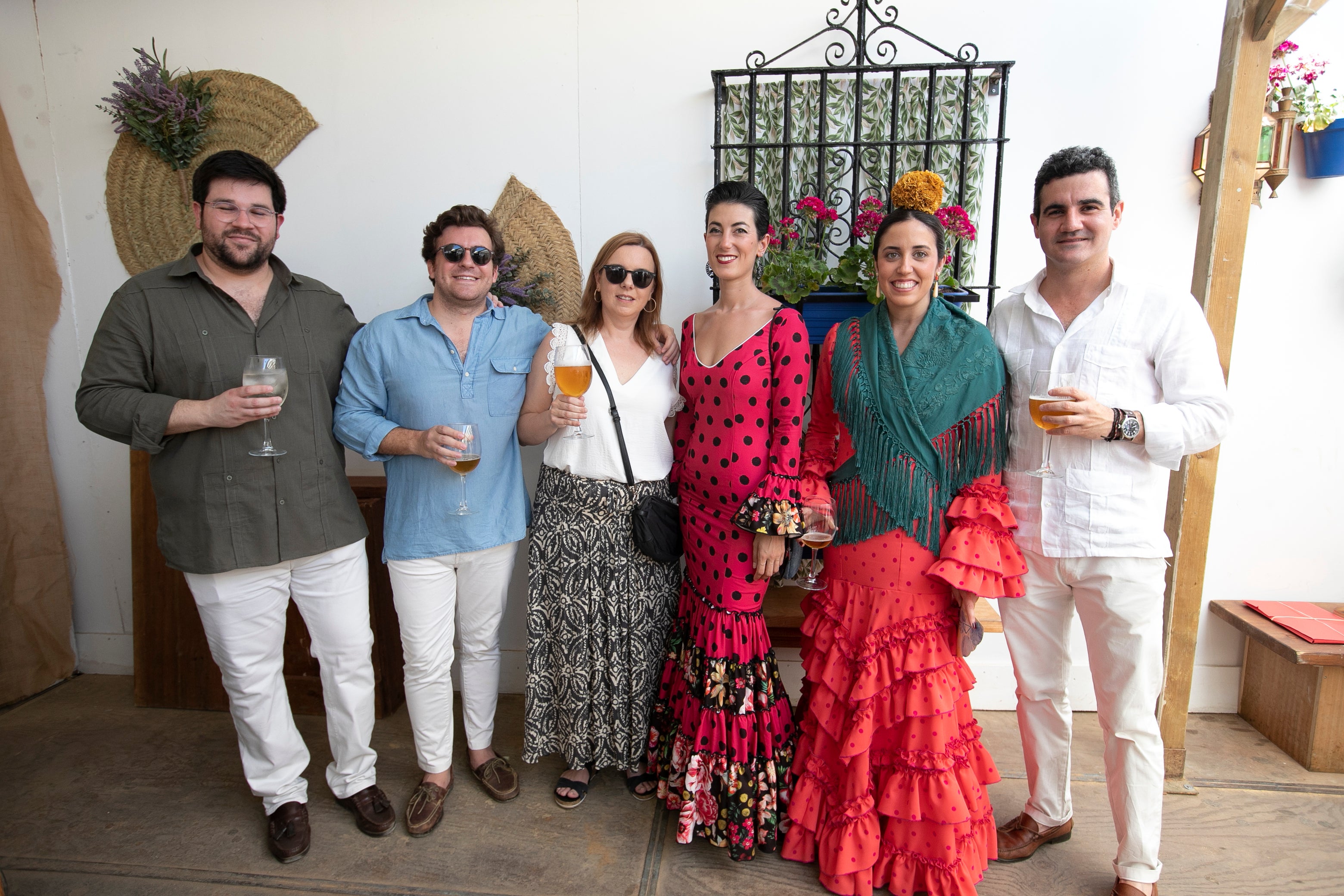 Las mejores imágenes del ambiente en las casetas el martes de Feria en Córdoba