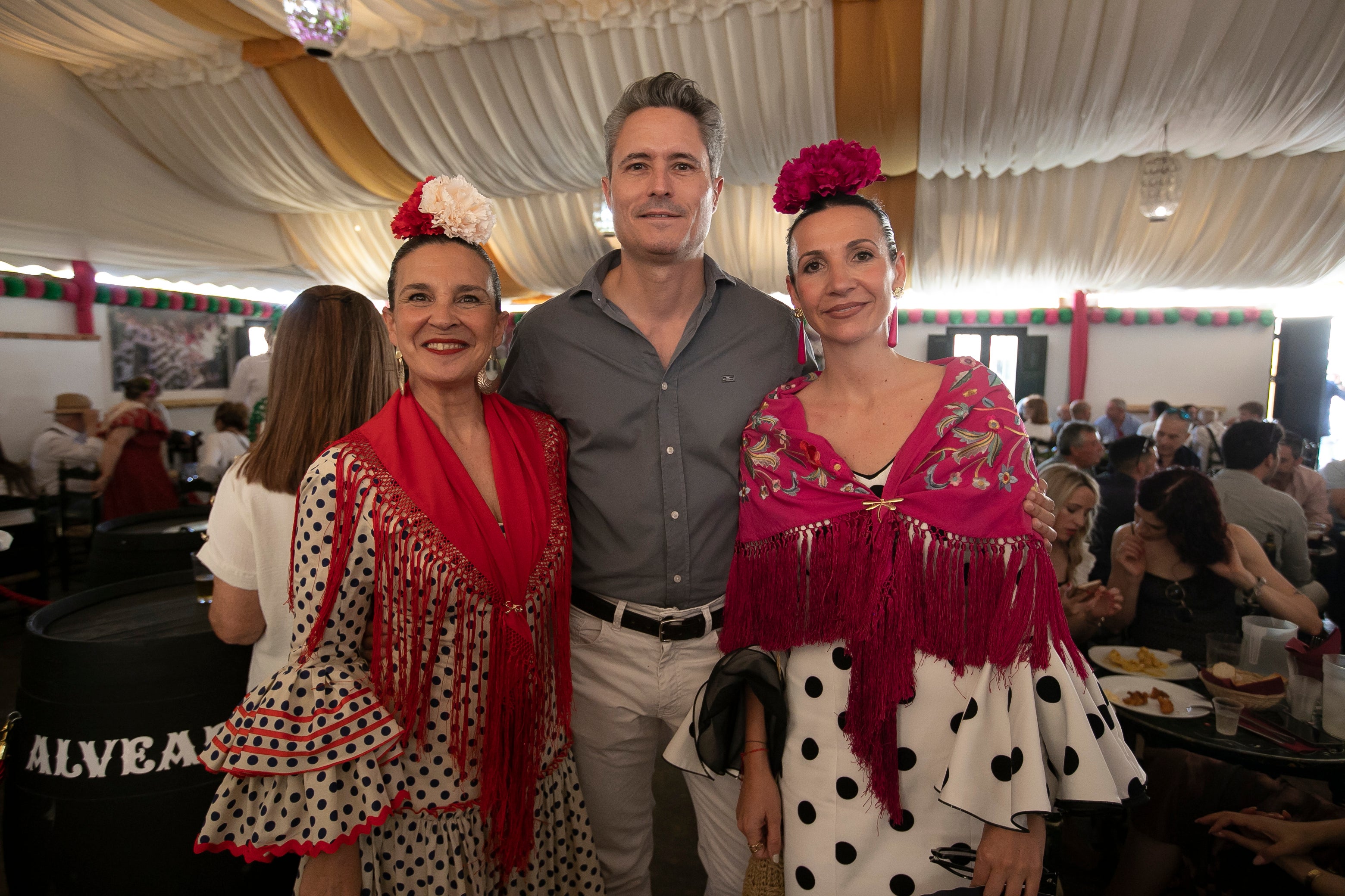 Las mejores imágenes del ambiente en las casetas el martes de Feria en Córdoba