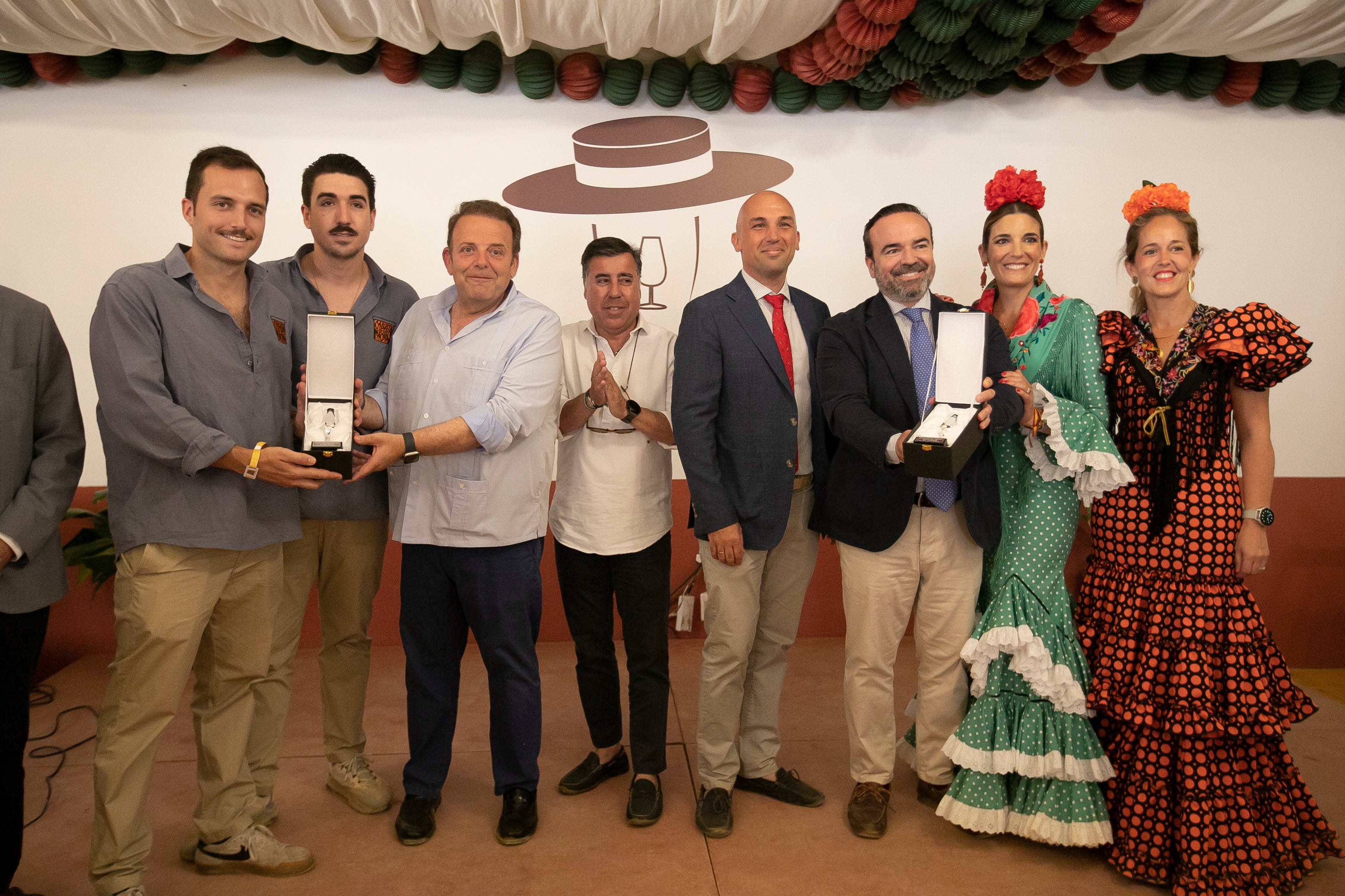 Las mejores imágenes del ambiente en las casetas el martes de Feria en Córdoba