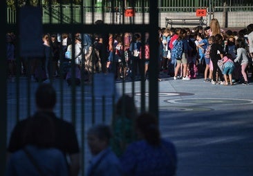 Patios y bibliotecas de colegios públicos de Madrid abrirán por las tardes desde septiembre para ayudar a conciliar