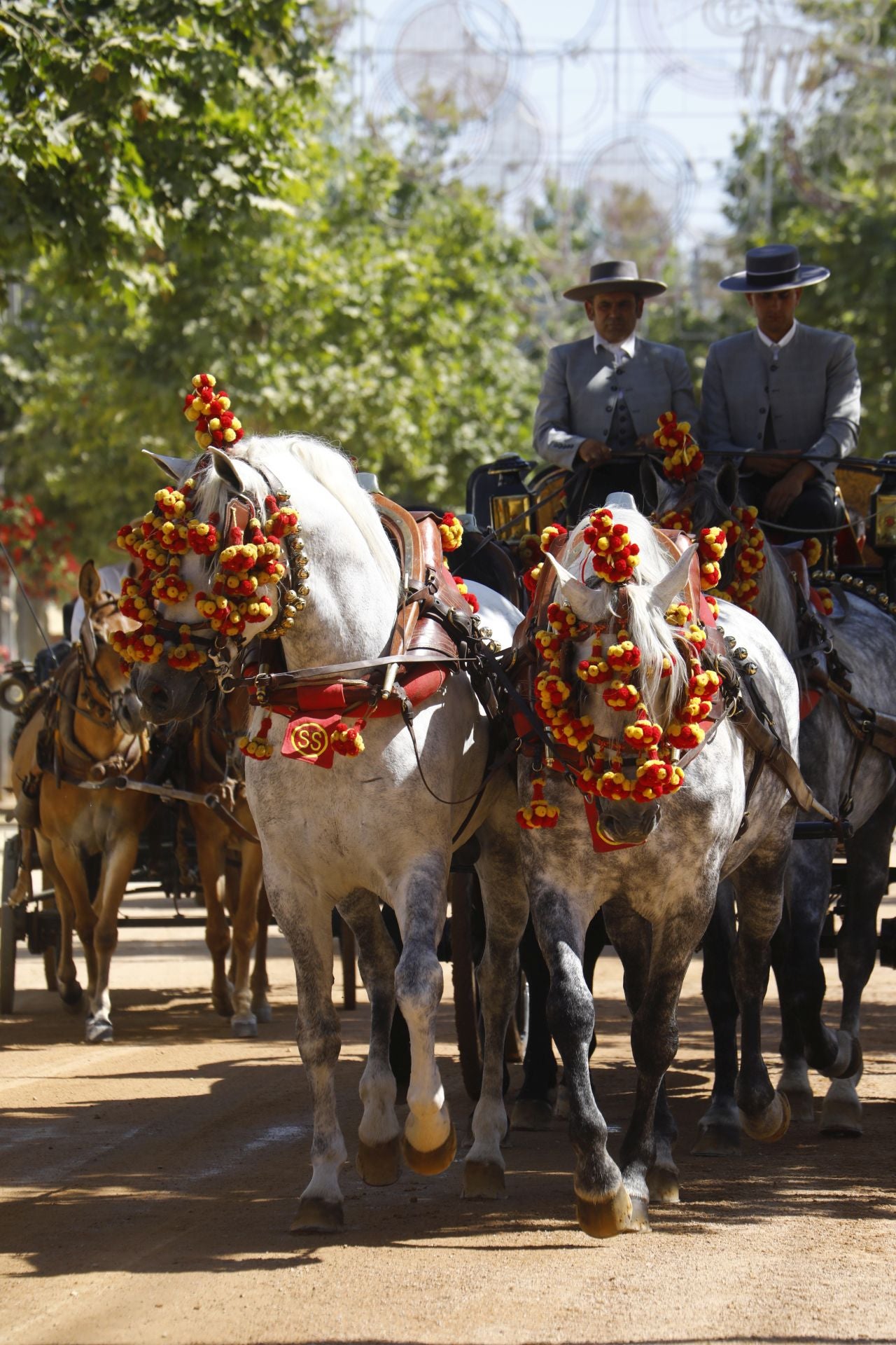 El brillante ambiente del miércoles de Feria en Córdoba, en imágenes
